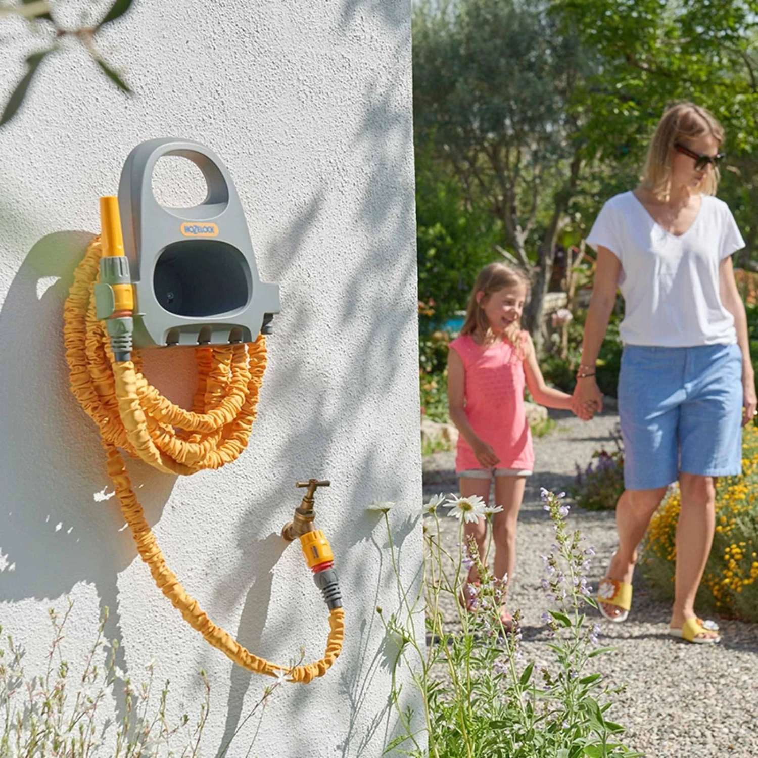 Hozelock Hose Hanger and 15M Superhoze Hozelock Hose Hanger And 15M Superhoze -Garden Supply Store 37240 13959